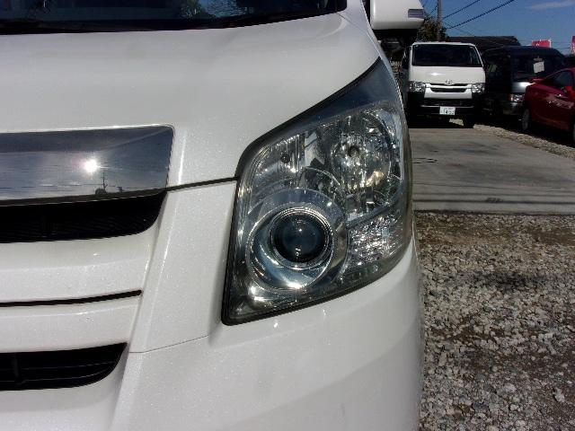 ノア Ｓｉ　ナビ　ＴＶ　バックカメラ　ＥＴＣ　左パワ－スライドドア　エアロ　ＨＩＤヘッドライト　８人乗り　インテリキー　プッシュスタート　ウインカー付格納ミラー　タイミングチェーン　フォグランプ（31枚目）