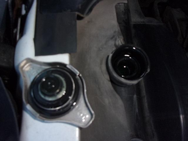 ブローニィバン ロングＤＸ　前後同タイヤ　リアシングルタイヤ　前後バンパーラプター塗装　５ドア　６人　ＡＴ　タイヤ４本新品　ＥＴＣ　プライバシーガラス　荷室ハンガーバー付　集中ドア　ＡＣ　エアバック　ＰＳ　ＰＷ　積載１２５０ｋｇ（10枚目）