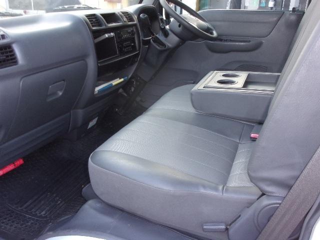 ブローニィバン ロングＤＸ　前後同タイヤ　リアシングルタイヤ　前後バンパーラプター塗装　５ドア　６人　ＡＴ　タイヤ４本新品　ＥＴＣ　プライバシーガラス　荷室ハンガーバー付　集中ドア　ＡＣ　エアバック　ＰＳ　ＰＷ　積載１２５０ｋｇ（15枚目）