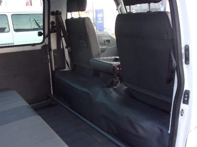 ブローニィバン ロングＤＸ　前後同タイヤ　リアシングルタイヤ　前後バンパーラプター塗装　５ドア　６人　ＡＴ　タイヤ４本新品　ＥＴＣ　プライバシーガラス　荷室ハンガーバー付　集中ドア　ＡＣ　エアバック　ＰＳ　ＰＷ　積載１２５０ｋｇ（19枚目）