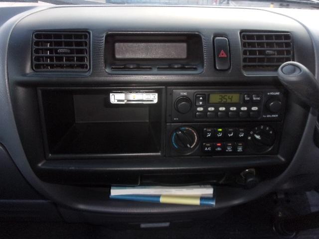 ブローニィバン ロングＤＸ　前後同タイヤ　リアシングルタイヤ　前後バンパーラプター塗装　５ドア　６人　ＡＴ　タイヤ４本新品　ＥＴＣ　プライバシーガラス　荷室ハンガーバー付　集中ドア　ＡＣ　エアバック　ＰＳ　ＰＷ　積載１２５０ｋｇ（31枚目）