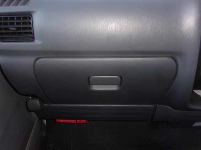 ブローニィバン ロングＤＸ　前後同タイヤ　リアシングルタイヤ　前後バンパーラプター塗装　５ドア　６人　ＡＴ　タイヤ４本新品　ＥＴＣ　プライバシーガラス　荷室ハンガーバー付　集中ドア　ＡＣ　エアバック　ＰＳ　ＰＷ　積載１２５０ｋｇ（32枚目）