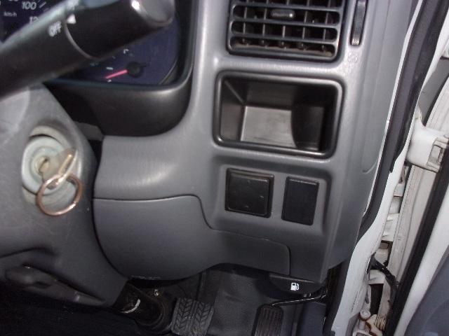 ブローニィバン ロングＤＸ　前後同タイヤ　リアシングルタイヤ　前後バンパーラプター塗装　５ドア　６人　ＡＴ　タイヤ４本新品　ＥＴＣ　プライバシーガラス　荷室ハンガーバー付　集中ドア　ＡＣ　エアバック　ＰＳ　ＰＷ　積載１２５０ｋｇ（37枚目）