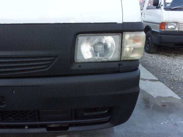 ブローニィバン ロングＤＸ　前後同タイヤ　リアシングルタイヤ　前後バンパーラプター塗装　５ドア　６人　ＡＴ　タイヤ４本新品　ＥＴＣ　プライバシーガラス　荷室ハンガーバー付　集中ドア　ＡＣ　エアバック　ＰＳ　ＰＷ　積載１２５０ｋｇ（39枚目）