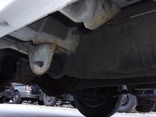 ブローニィバン ロングＤＸ　前後同タイヤ　リアシングルタイヤ　前後バンパーラプター塗装　５ドア　６人　ＡＴ　タイヤ４本新品　ＥＴＣ　プライバシーガラス　荷室ハンガーバー付　集中ドア　ＡＣ　エアバック　ＰＳ　ＰＷ　積載１２５０ｋｇ（45枚目）