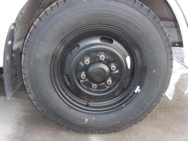 ブローニィバン ロングＤＸ　前後同タイヤ　リアシングルタイヤ　前後バンパーラプター塗装　５ドア　６人　ＡＴ　タイヤ４本新品　ＥＴＣ　プライバシーガラス　荷室ハンガーバー付　集中ドア　ＡＣ　エアバック　ＰＳ　ＰＷ　積載１２５０ｋｇ（48枚目）