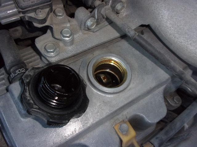 ブローニィバン ロングＤＸ　平床　荷室アオリ付　タイミングベルト交換済　ＡＴ　５Ｄ　６人乗り　リアサイドパネル付　ＡＣ　エアバック　運転席助手席のみ集中ドア　エアバック　ＰＳ　ＰＷ　積載１２５０ｋｇ（11枚目）