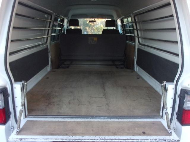 ブローニィバン ロングＤＸ　平床　荷室アオリ付　タイミングベルト交換済　ＡＴ　５Ｄ　６人乗り　リアサイドパネル付　ＡＣ　エアバック　運転席助手席のみ集中ドア　エアバック　ＰＳ　ＰＷ　積載１２５０ｋｇ（31枚目）
