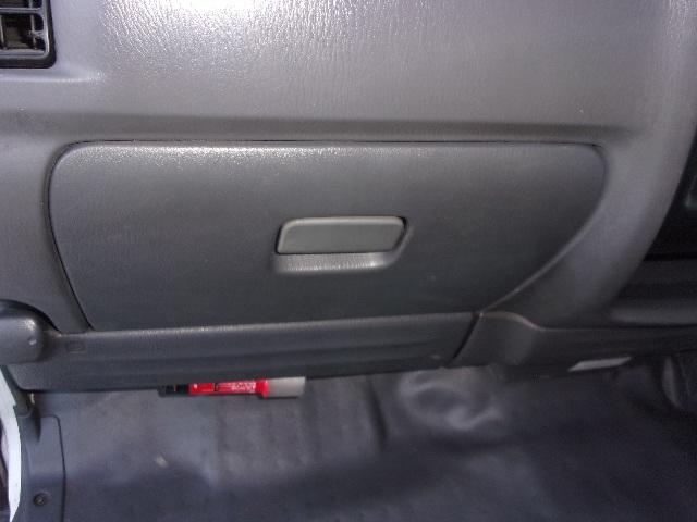 ブローニィバン ロングＤＸ　平床　荷室アオリ付　タイミングベルト交換済　ＡＴ　５Ｄ　６人乗り　リアサイドパネル付　ＡＣ　エアバック　運転席助手席のみ集中ドア　エアバック　ＰＳ　ＰＷ　積載１２５０ｋｇ（36枚目）