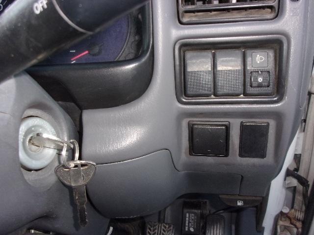 ブローニィバン ロングＤＸ　平床　荷室アオリ付　タイミングベルト交換済　ＡＴ　５Ｄ　６人乗り　リアサイドパネル付　ＡＣ　エアバック　運転席助手席のみ集中ドア　エアバック　ＰＳ　ＰＷ　積載１２５０ｋｇ（41枚目）