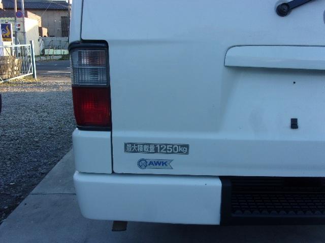 ブローニィバン ロングＤＸ　平床　荷室アオリ付　タイミングベルト交換済　ＡＴ　５Ｄ　６人乗り　リアサイドパネル付　ＡＣ　エアバック　運転席助手席のみ集中ドア　エアバック　ＰＳ　ＰＷ　積載１２５０ｋｇ（45枚目）