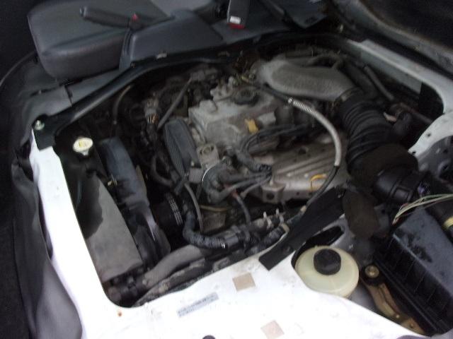 ブローニィバン ロングＤＸ　平床　リアＷタイヤ　ＡＴ　前後バンパーラプター塗装　５ドア　３人乗り　６人乗り構造変更可能　プライバシーガラス　ＡＣ　エアバック　ＰＳ　ＰＷ　集中ドアロック　積載１２５０ｋｇ（8枚目）