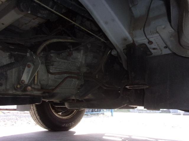 ブローニィバン ロングＤＸ　平床　リアＷタイヤ　ＡＴ　前後バンパーラプター塗装　５ドア　３人乗り　６人乗り構造変更可能　プライバシーガラス　ＡＣ　エアバック　ＰＳ　ＰＷ　集中ドアロック　積載１２５０ｋｇ（38枚目）