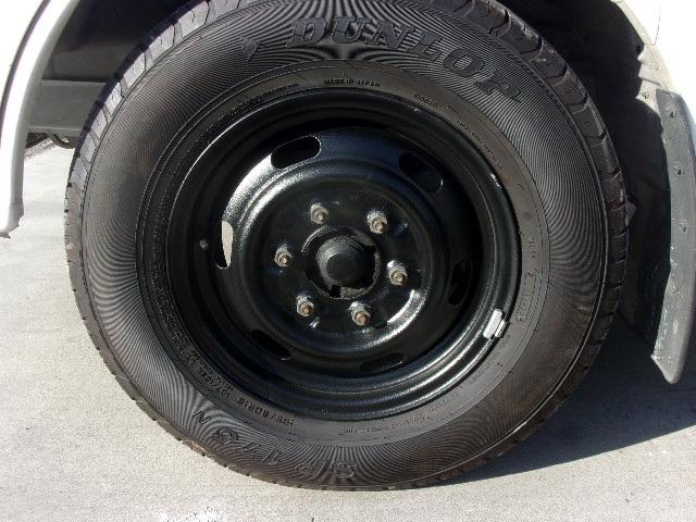 ブローニィバン ロングＤＸ　平床　リアＷタイヤ　ＡＴ　前後バンパーラプター塗装　５ドア　３人乗り　６人乗り構造変更可能　プライバシーガラス　ＡＣ　エアバック　ＰＳ　ＰＷ　集中ドアロック　積載１２５０ｋｇ（45枚目）