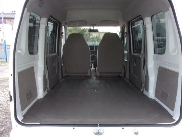 スクラム ＰＡ　１年保証付　５ＭＴ車　５ドア　ハイルーフ　ＡＣ　ＰＳ　Ｗエアバック　プライバシーガラス　集中ドアロック　禁煙車　レベライザー　積載３５０ｋｇ（15枚目）