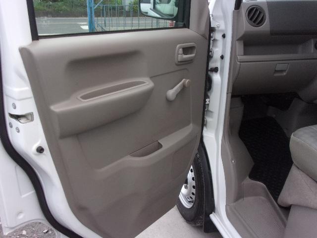 スクラム ＰＡ　１年保証付　５ＭＴ車　５ドア　ハイルーフ　ＡＣ　ＰＳ　Ｗエアバック　プライバシーガラス　集中ドアロック　禁煙車　レベライザー　積載３５０ｋｇ（19枚目）