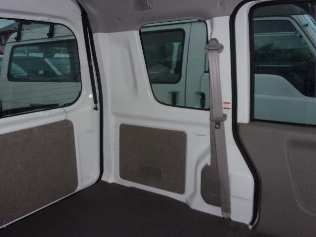 スクラム ＰＡ　１年保証付　５ＭＴ車　５ドア　ハイルーフ　ＡＣ　ＰＳ　Ｗエアバック　プライバシーガラス　集中ドアロック　禁煙車　レベライザー　積載３５０ｋｇ（25枚目）