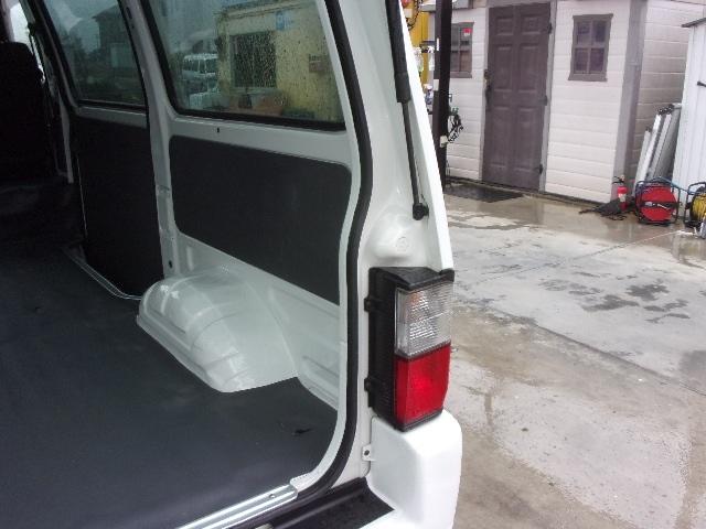 ボンゴバン ＤＸ　１年保証付　最終型　ルーフキャリア　５ＭＴ車　５ドア　２人乗り　ＥＴＣ　キーレス　禁煙車　プライバシーガラス　ＡＣ　Ｗエアバック　ＡＢＳ　ＰＳ　ＰＷ　積載１１５０ｋｇ（26枚目）