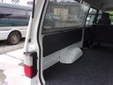 ロングＤＸ　前後同タイヤ　リアシングルタイヤ　前後バンパーラプターライナー塗装　インバーター付　荷室板張り　カーペット敷　両側スライドドア　６人乗り　ＡＴ　ＡＣ　エアバック　ＡＢＳ　ＰＳ　ＰＷ　積載１２５０ｋｇ（29枚目）