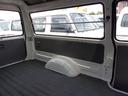 ロングＣＤ　ＮｏｘＰＭ適合ガソリン　前後同タイヤ　リアシングルタイヤ　前後バンパーラプターライナー塗装　５ＭＴ車　５ドア　６人乗り　集中ドア　ワンオーナー　記録簿２２枚　禁煙車　ＡＣ　パワステ　積載１０００ｋｇ（26枚目）