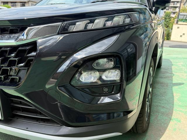 フロンクス ベースグレード　展示車両　走行２８ｋｍ　ＳＵＺＵＫＩセーフティサポート　デュアルセンサー　アダプティブクルーズ　誤発進前後　純正メモリーナビ　アラウンドビュー　ＨＵＤ　Ｆシートヒーター　オートブレーキオールド（33枚目）