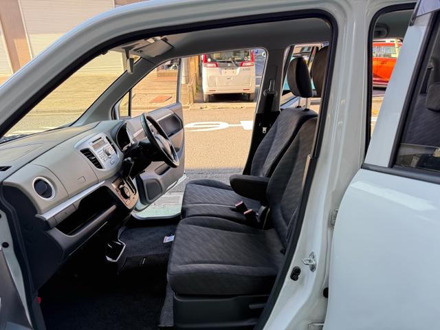 ワゴンＲ ＦＸリミテッド　プッシュスタート　スマートキー　アイドリングＳＴＯＰ　ＣＤオーディオ　ＥＴＣ　ウインカードアミラー　電動格納ドアミラー　フロアマット　ドアバイザー（12枚目）