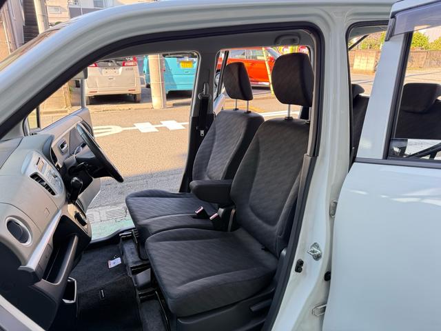 ワゴンＲ ＦＸリミテッド　プッシュスタート　スマートキー　アイドリングＳＴＯＰ　ＣＤオーディオ　ＥＴＣ　ウインカードアミラー　電動格納ドアミラー　フロアマット　ドアバイザー（13枚目）