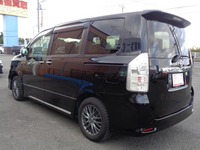 ヴォクシー ＺＳ　煌ＩＩＩ（8枚目）