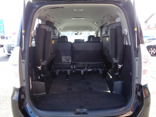 ヴォクシー ＺＳ　煌ＩＩＩ（10枚目）