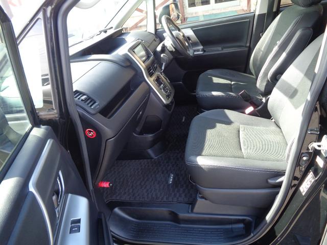 ヴォクシー ＺＳ　煌ＩＩＩ（12枚目）