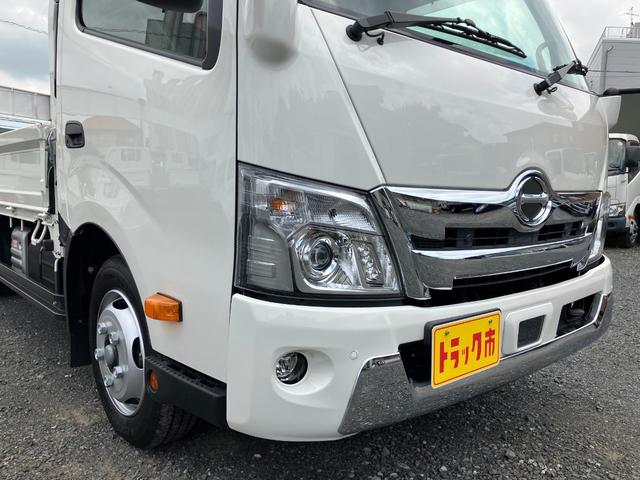 デュトロ 　積載２トン　ワイドロング全低床　６ＡＴ　業務未使用　衝突被害軽減ブレーキ　ＬＥＤヘッドライト＆フォグランプ　バックカメラ　メッキグリル＆ガーニッシュ　コーナーセンサー（15枚目）