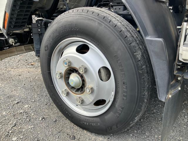 エルフトラック 　積載３．５トン　ワイドセミロング高床　ＭＴモード付き６ＡＴ　荷台塗装仕上済み　ロープ穴６対　荷台床面鉄板（52枚目）