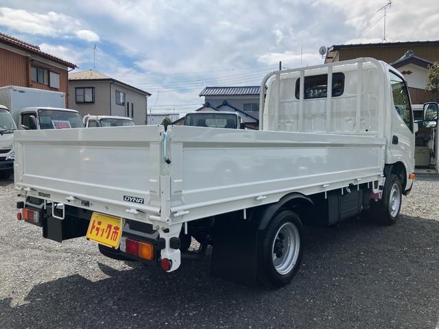 ダイナトラック 　積載１．２５ｔ　超低床Ｇパッケージ　ＡＴ　登録済み未使用車　普通運転免許　衝突被害軽減ブレーキ　バックカメラ　キーレス　ＬＥＤヘッドライト＆フォグランプ（3枚目）