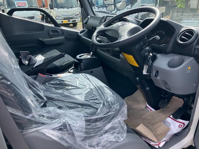 ダイナトラック 　積載１．２５ｔ　超低床Ｇパッケージ　ＡＴ　登録済み未使用車　普通運転免許　衝突被害軽減ブレーキ　バックカメラ　キーレス　ＬＥＤヘッドライト＆フォグランプ（5枚目）