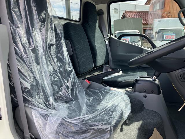 ダイナトラック 　積載１．２５ｔ　超低床Ｇパッケージ　ＡＴ　登録済み未使用車　普通運転免許　衝突被害軽減ブレーキ　バックカメラ　キーレス　ＬＥＤヘッドライト＆フォグランプ（7枚目）
