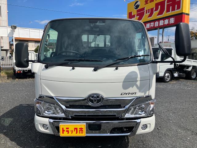 ダイナトラック 　積載１．２５ｔ　超低床Ｇパッケージ　ＡＴ　登録済み未使用車　普通運転免許　衝突被害軽減ブレーキ　バックカメラ　キーレス　ＬＥＤヘッドライト＆フォグランプ（11枚目）