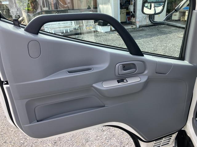ダイナトラック 　積載１．２５ｔ　超低床Ｇパッケージ　ＡＴ　登録済み未使用車　普通運転免許　衝突被害軽減ブレーキ　バックカメラ　キーレス　ＬＥＤヘッドライト＆フォグランプ（32枚目）