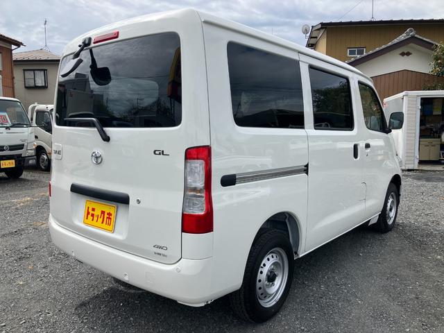 タウンエースバン ＧＬ　４ＷＤ　登録済み未使用車　ボンゴバン＆グランマックスＯＥＭ　ＬＥＤヘッドライト　キーレス　ボディ同色バンパー　同型車２ＷＤグランマックスも展示車あります（3枚目）