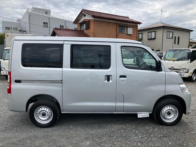 タウンエースバン ＧＬ　４ＷＤ　登録済み未使用車　ボンゴバン＆グランマックスＯＥＭ　ＬＥＤヘッドライト　キーレス　ボディ同色バンパー　同型車２ＷＤグランマックスも展示車あります（16枚目）