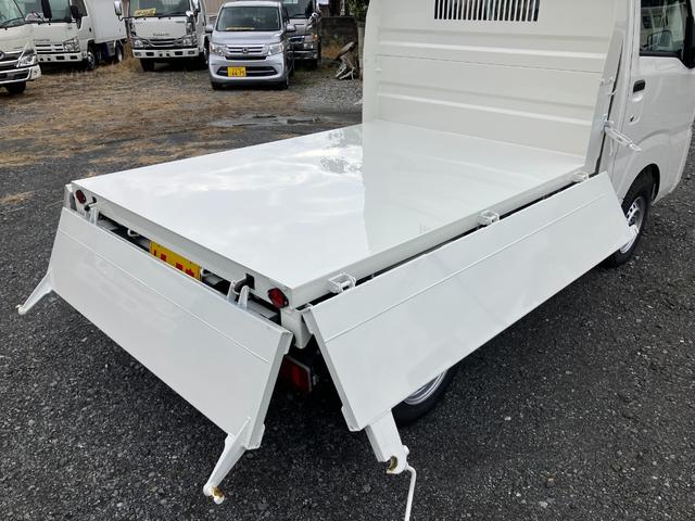 ハイゼットトラック 　ＰＴＯ多目的ダンプ　届出済み未使用車　５ＭＴ４ＷＤ　デフロック　極東製ボディ　衝突被害軽減ブレーキ　オートライト　ハイロー切り替えギヤ（20枚目）