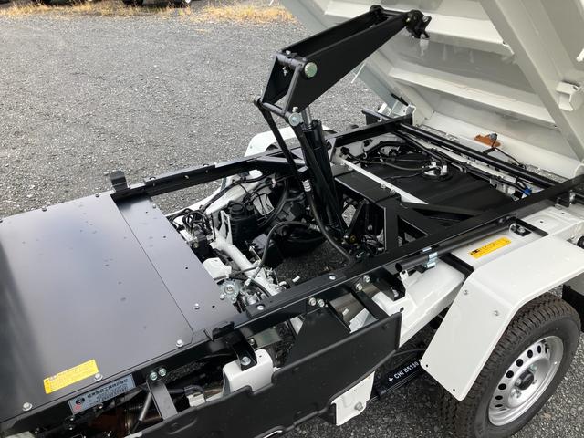 ハイゼットトラック 　ＰＴＯ多目的ダンプ　届出済み未使用車　５ＭＴ４ＷＤ　デフロック　極東製ボディ　衝突被害軽減ブレーキ　オートライト　ハイロー切り替えギヤ（24枚目）