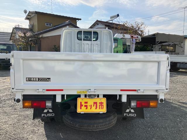 キャンター 　積載２トン　平ボディ１０尺　４ＷＤ　ＭＴモード付き６ＡＴ　荷台塗装仕上げ済み　衝突被害軽減ブレーキ　キーレス（19枚目）