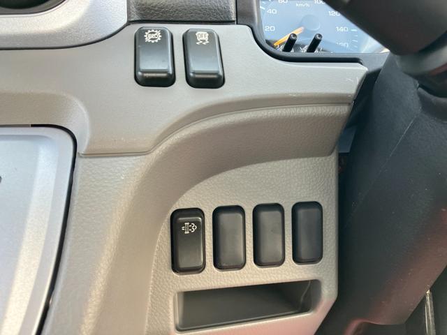 キャンター 　積載２トン　平ボディ１０尺　４ＷＤ　ＭＴモード付き６ＡＴ　荷台塗装仕上げ済み　衝突被害軽減ブレーキ　キーレス（35枚目）