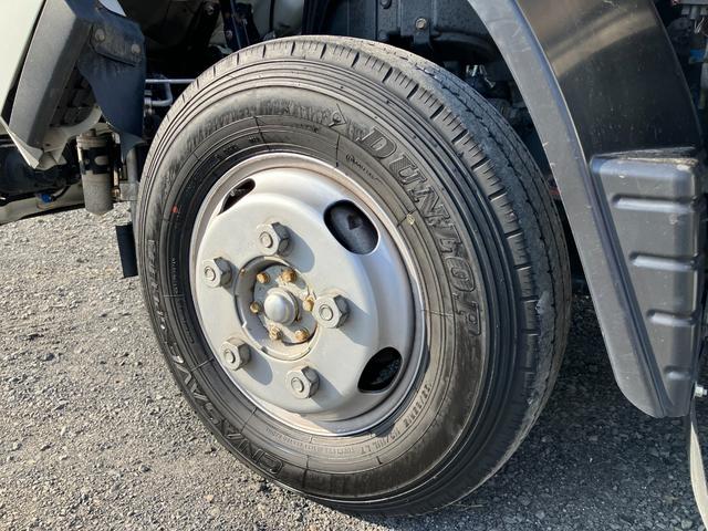キャンター 　積載２トン　平ボディ１０尺　４ＷＤ　ＭＴモード付き６ＡＴ　荷台塗装仕上げ済み　衝突被害軽減ブレーキ　キーレス（45枚目）