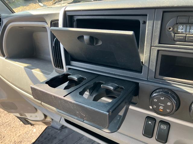 キャンター 　積載２トン　全低床強化ダンプ　６ＡＴデュオニック２．０　荷台塗装仕上げ済み　ダンプピン＆コボレーン　荷台Ｌ字アングル補強済み（36枚目）