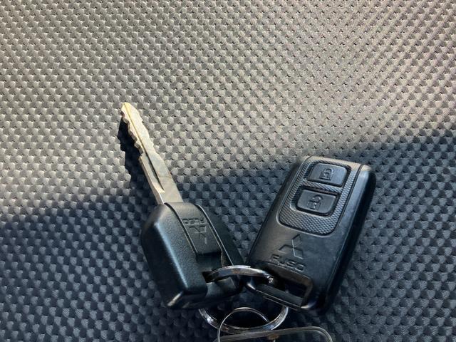 キャンター 　積載２トン　全低床強化ダンプ　６ＡＴデュオニック２．０　荷台塗装仕上げ済み　ダンプピン＆コボレーン　荷台Ｌ字アングル補強済み（41枚目）