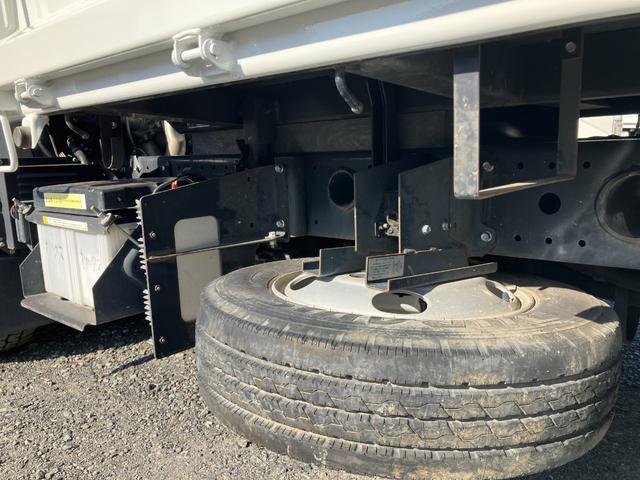 キャンター 　積載２トン　全低床強化ダンプ　６ＡＴデュオニック２．０　荷台塗装仕上げ済み　ダンプピン＆コボレーン　荷台Ｌ字アングル補強済み（48枚目）