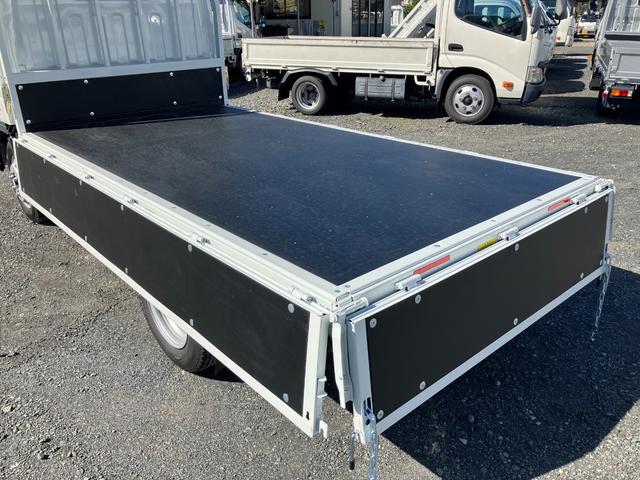 キャンター ロング全低床 積載1.5トン 6ATデュオニック2.0 登録済み未使用車 純正バックカメラ フル液晶メーター 衝突被害軽減ブレーキ スマートキー(23枚目)