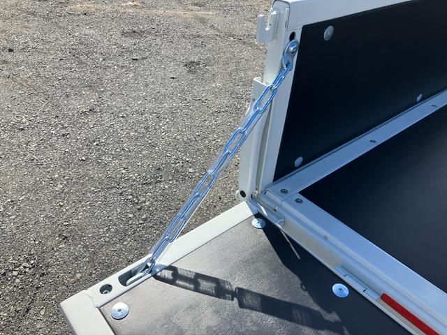 キャンター ロング全低床 積載1.5トン 6ATデュオニック2.0 登録済み未使用車 純正バックカメラ フル液晶メーター 衝突被害軽減ブレーキ スマートキー(24枚目)