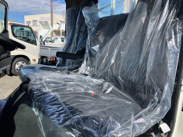 キャンター ロング全低床 積載1.5トン 6ATデュオニック2.0 登録済み未使用車 純正バックカメラ フル液晶メーター 衝突被害軽減ブレーキ スマートキー(30枚目)